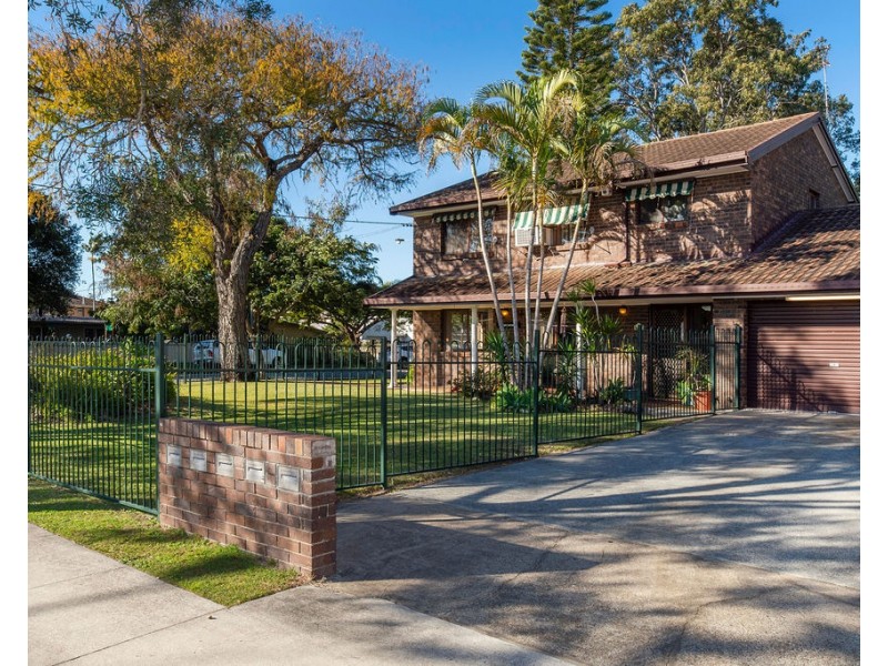 1 – 4/14 Milton Avenue, Paradise Point QLD 4216