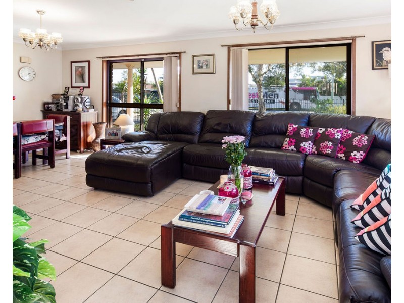 1 – 4/14 Milton Avenue, Paradise Point QLD 4216