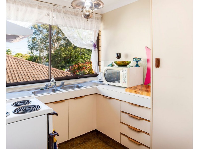 1 – 4/14 Milton Avenue, Paradise Point QLD 4216