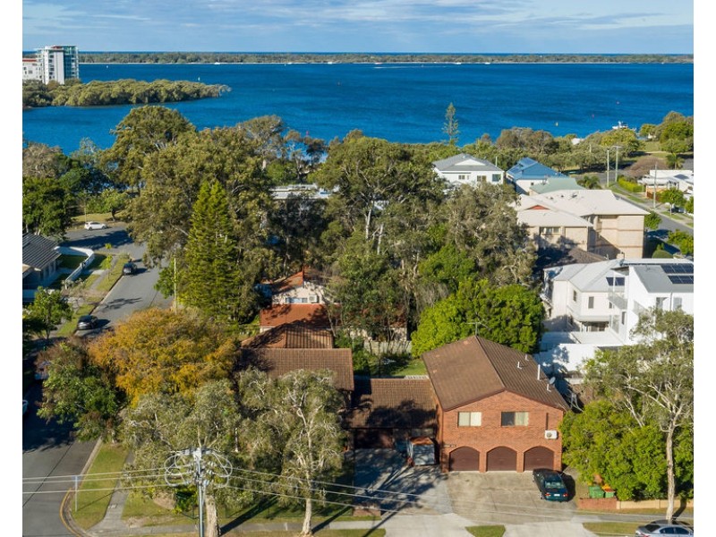 1 – 4/14 Milton Avenue, Paradise Point QLD 4216