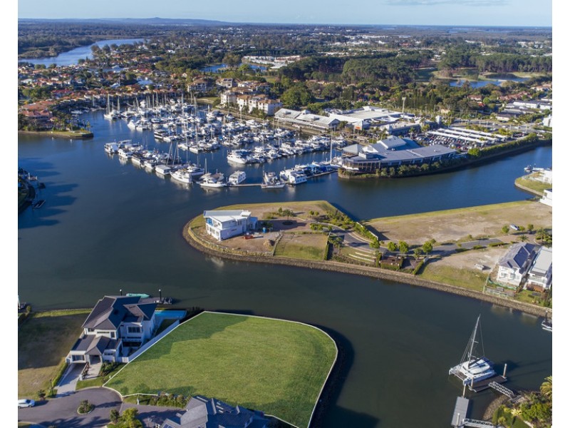 2215 Taromeo Court, Hope Island QLD 4212