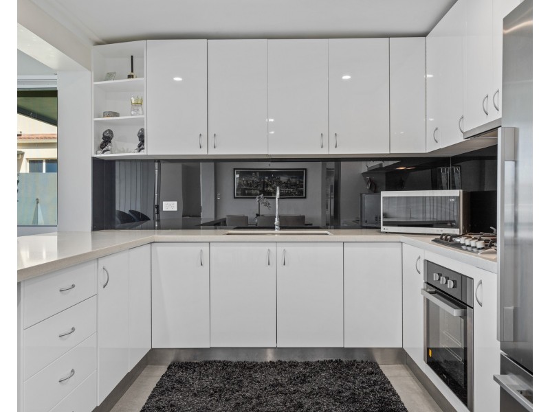 59 Hollywell Road, Biggera Waters QLD 4216