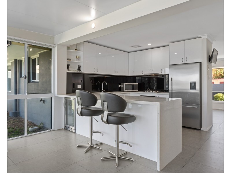 59 Hollywell Road, Biggera Waters QLD 4216