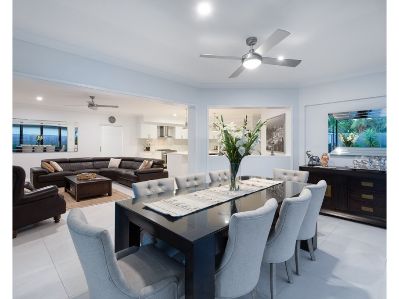 15 River Links Boulevard East, Helensvale QLD 4212