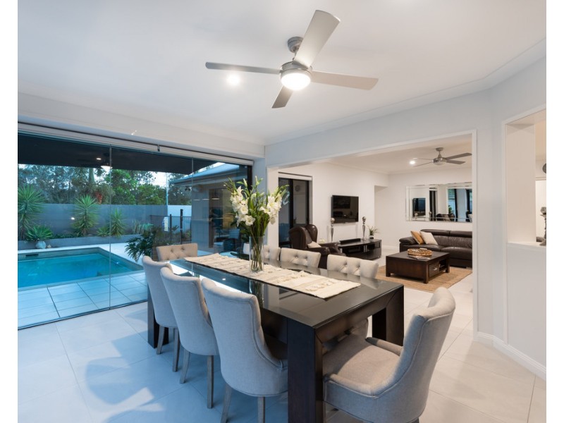 15 River Links Boulevard East, Helensvale QLD 4212