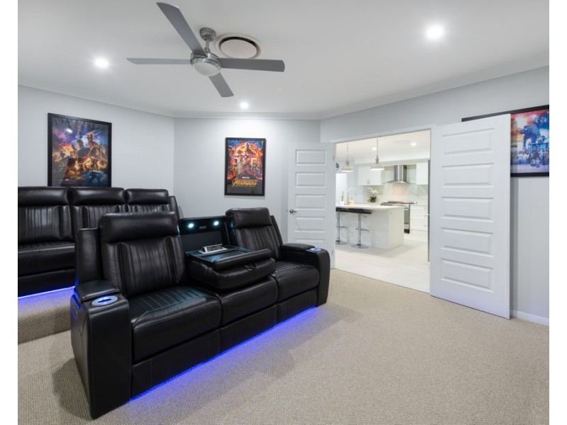 15 River Links Boulevard East, Helensvale QLD 4212