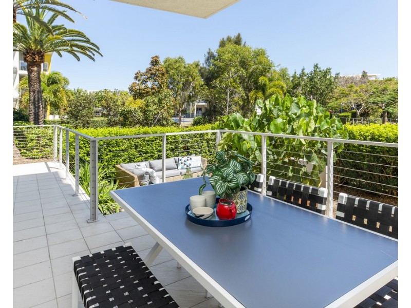 612/64 Sickle Avenue, Hope Island QLD 4212