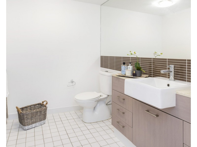 612/64 Sickle Avenue, Hope Island QLD 4212