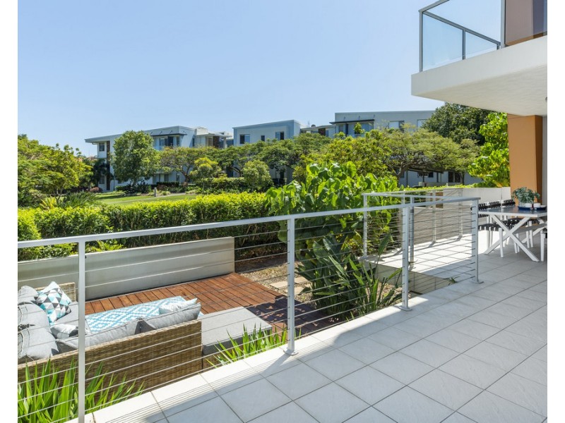 612/64 Sickle Avenue, Hope Island QLD 4212