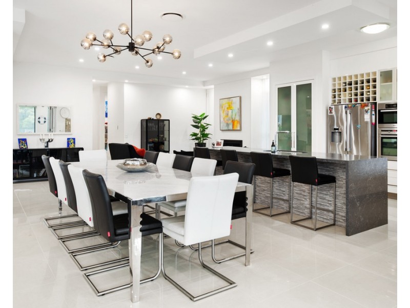 2504 Cressbrook Drive, Hope Island QLD 4212