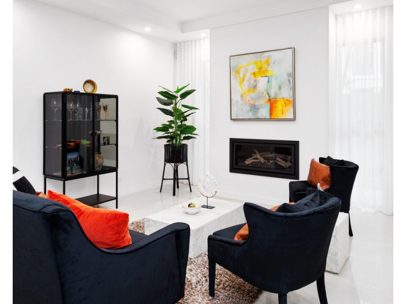 2504 Cressbrook Drive, Hope Island QLD 4212
