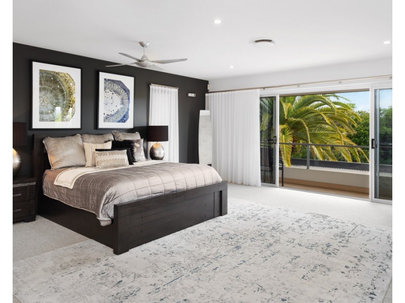2504 Cressbrook Drive, Hope Island QLD 4212
