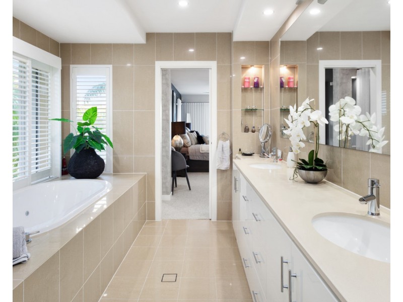 2504 Cressbrook Drive, Hope Island QLD 4212