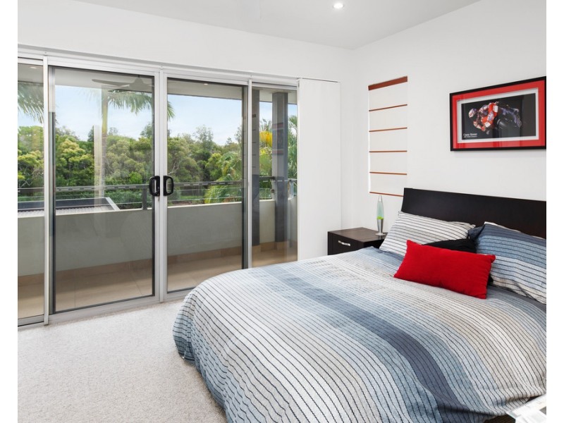2504 Cressbrook Drive, Hope Island QLD 4212