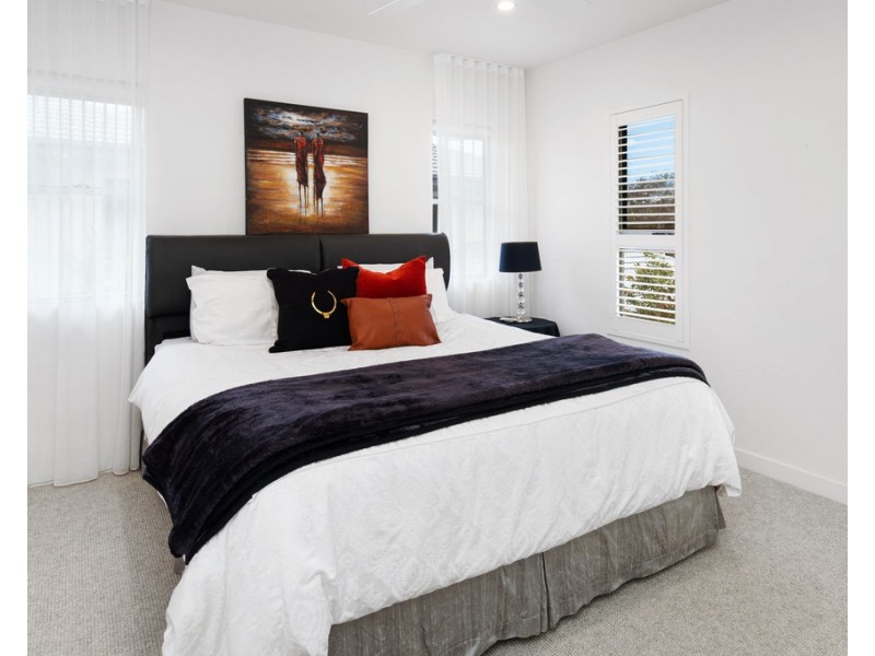 2504 Cressbrook Drive, Hope Island QLD 4212