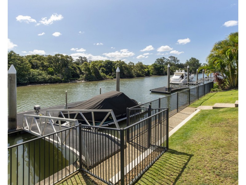 2504 Cressbrook Drive, Hope Island QLD 4212
