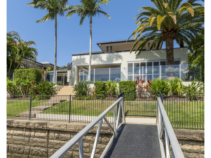 2504 Cressbrook Drive, Hope Island QLD 4212