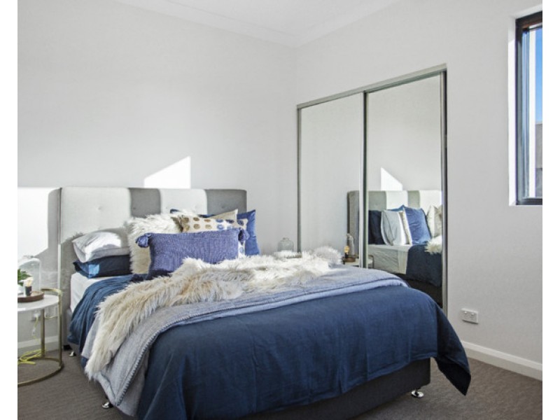 52 Harbourview Drive, Hope Island QLD 4212