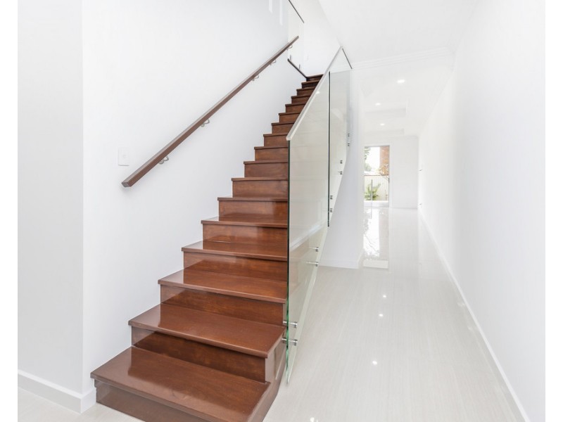 1/49 Milton Avenue, Paradise Point QLD 4216