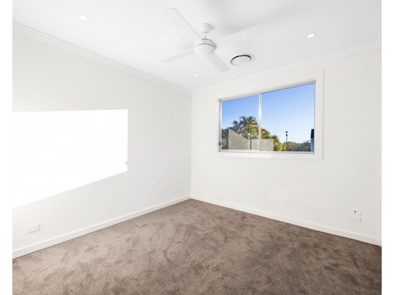 1/49 Milton Avenue, Paradise Point QLD 4216