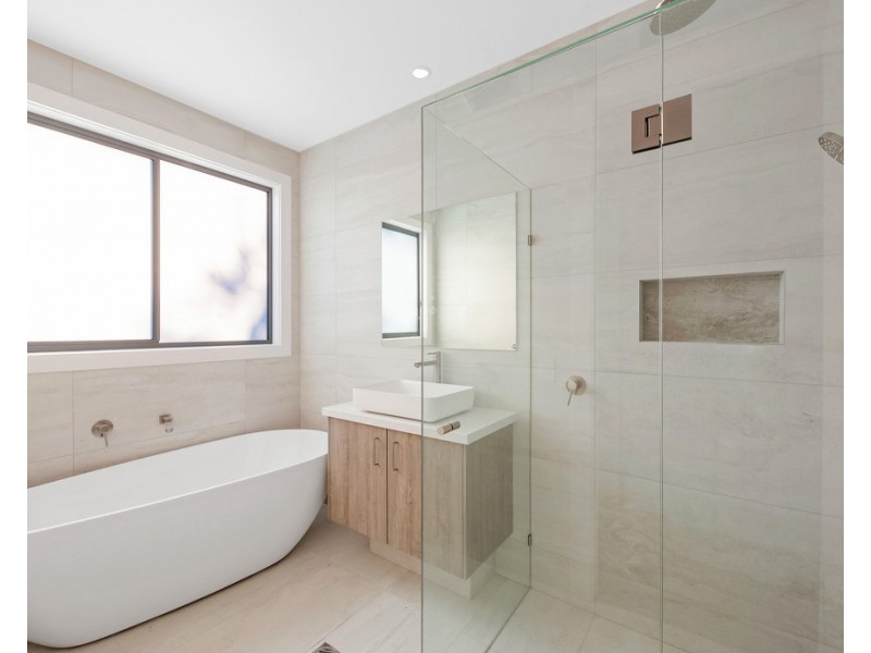 1/49 Milton Avenue, Paradise Point QLD 4216