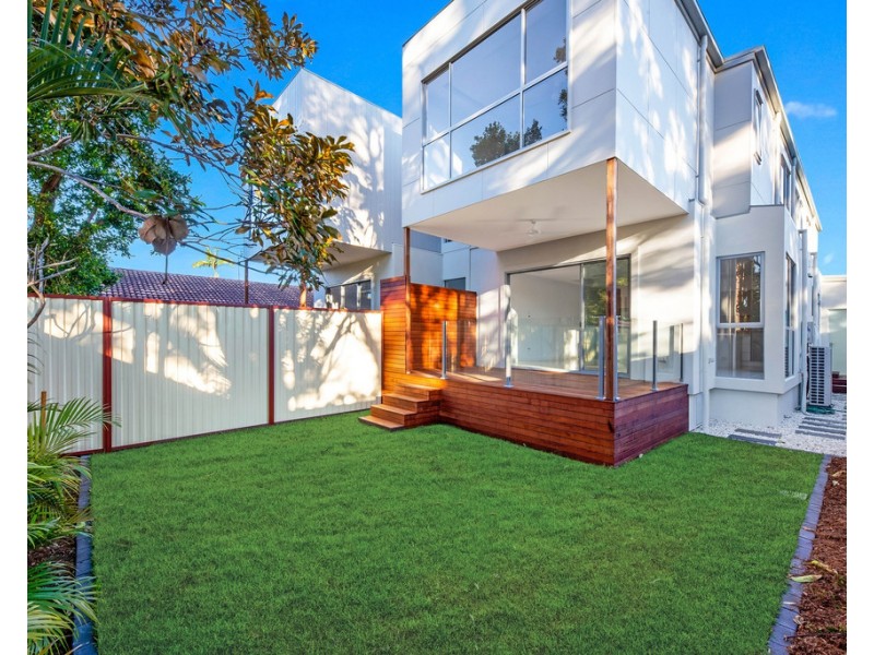 1/49 Milton Avenue, Paradise Point QLD 4216