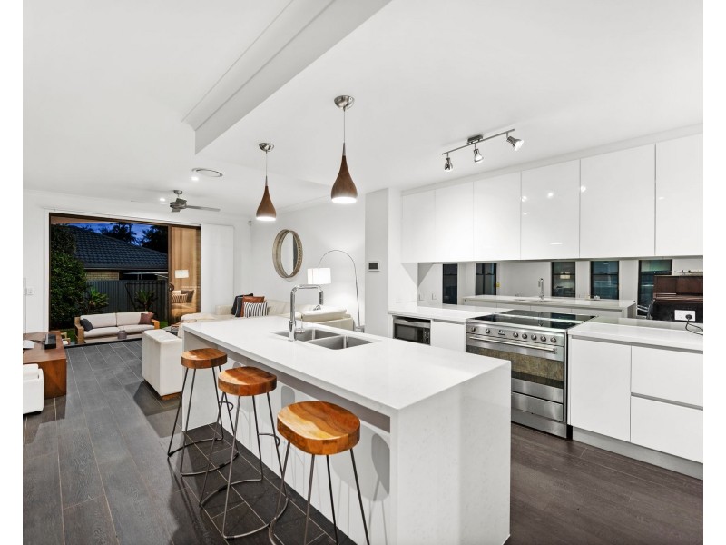 1/54 Milton Avenue, Paradise Point QLD 4216