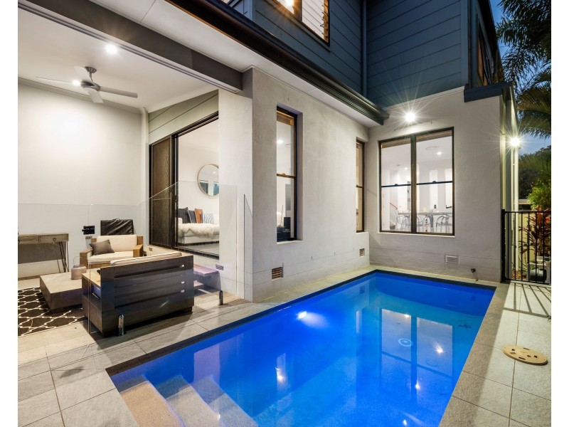 1/54 Milton Avenue, Paradise Point QLD 4216
