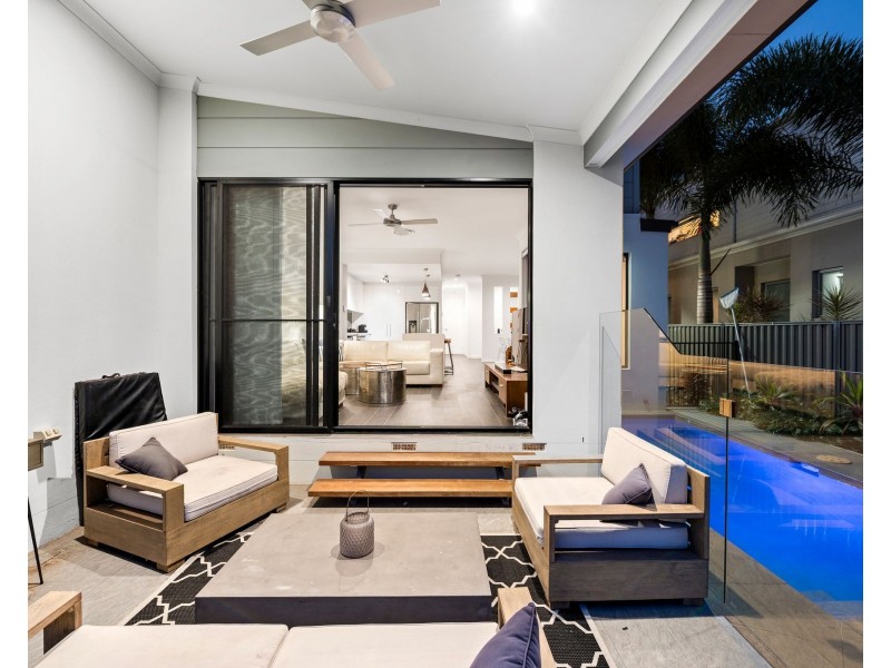 1/54 Milton Avenue, Paradise Point QLD 4216