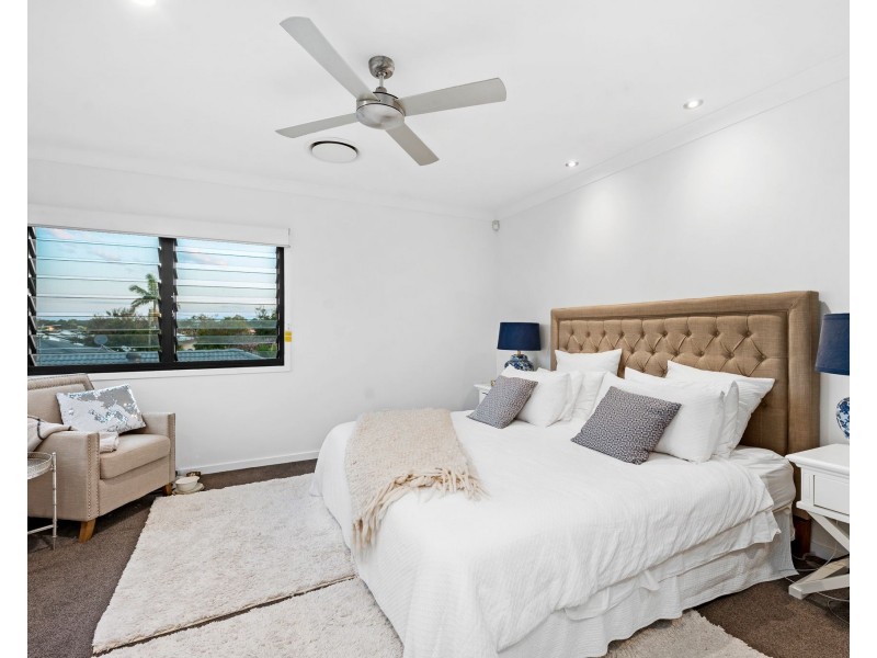 1/54 Milton Avenue, Paradise Point QLD 4216