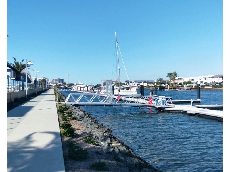 1/35 Sickle Avenue, Hope Island QLD 4212