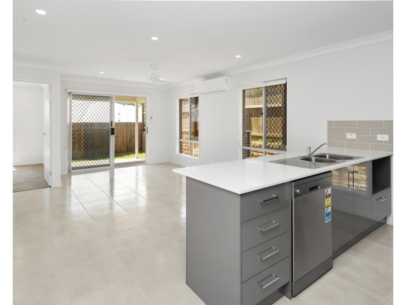 8 Kambu Close, Karalee QLD 4306