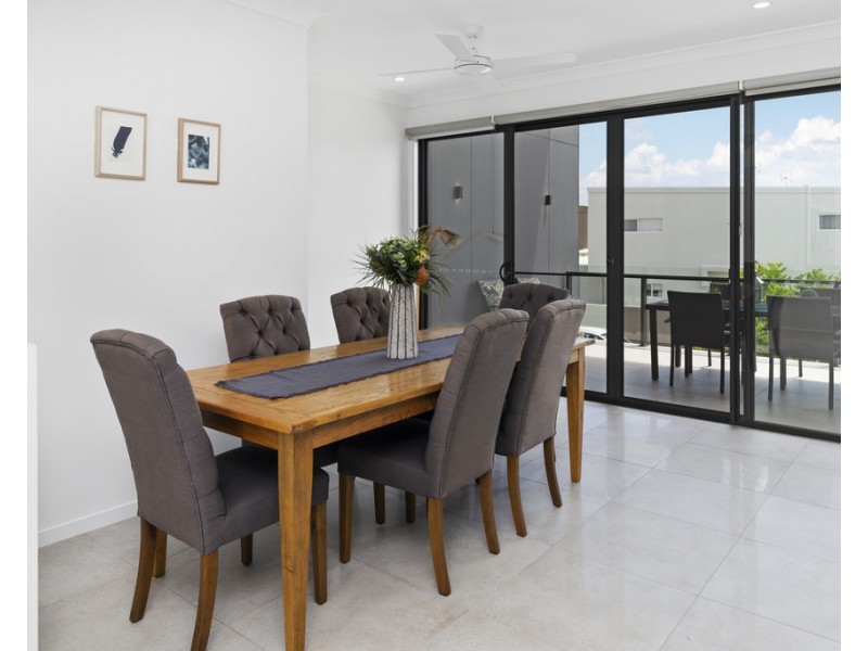 47 Park Cove Boulevard, Hope Island QLD 4212