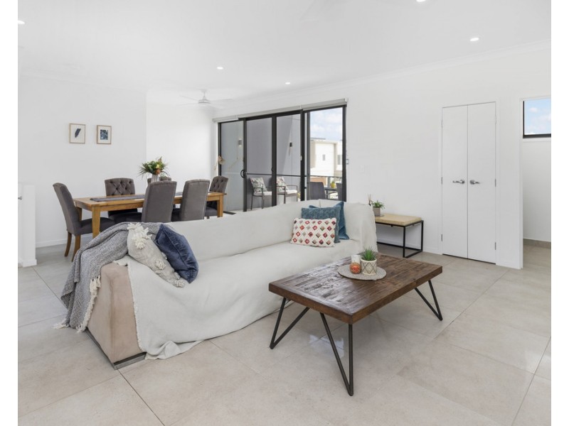 47 Park Cove Boulevard, Hope Island QLD 4212