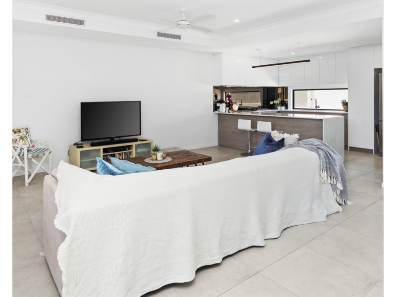 47 Park Cove Boulevard, Hope Island QLD 4212