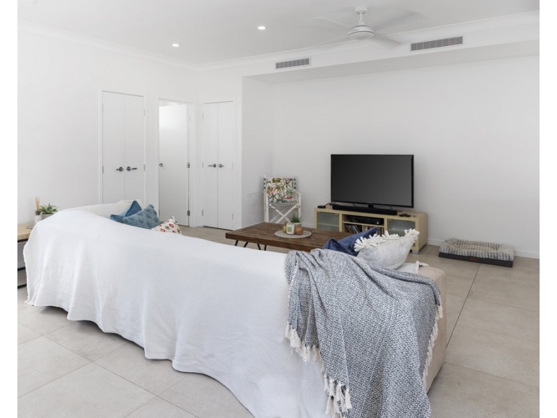 47 Park Cove Boulevard, Hope Island QLD 4212