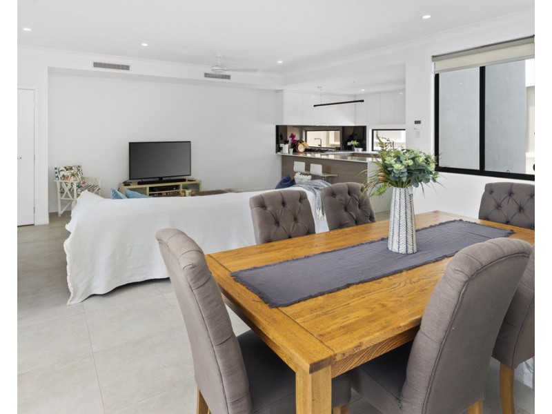 47 Park Cove Boulevard, Hope Island QLD 4212