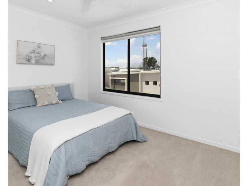 47 Park Cove Boulevard, Hope Island QLD 4212