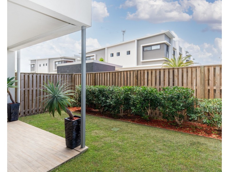 47 Park Cove Boulevard, Hope Island QLD 4212