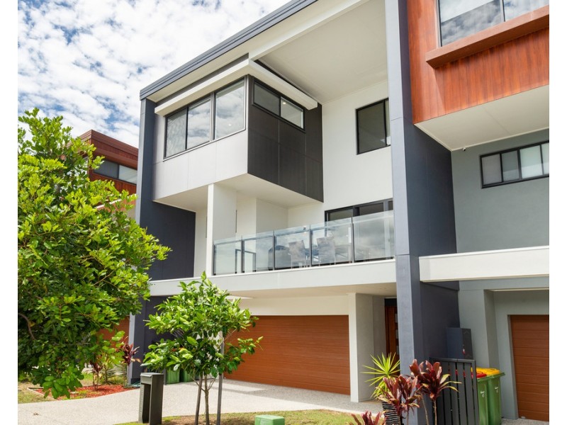 47 Park Cove Boulevard, Hope Island QLD 4212