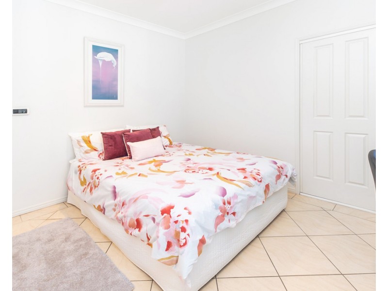 3 River Cove Place, Helensvale QLD 4212