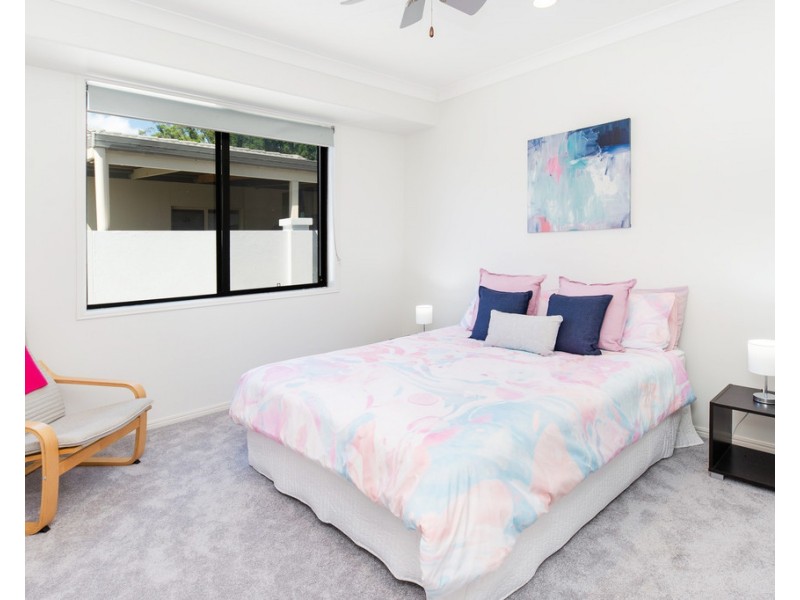 3 River Cove Place, Helensvale QLD 4212