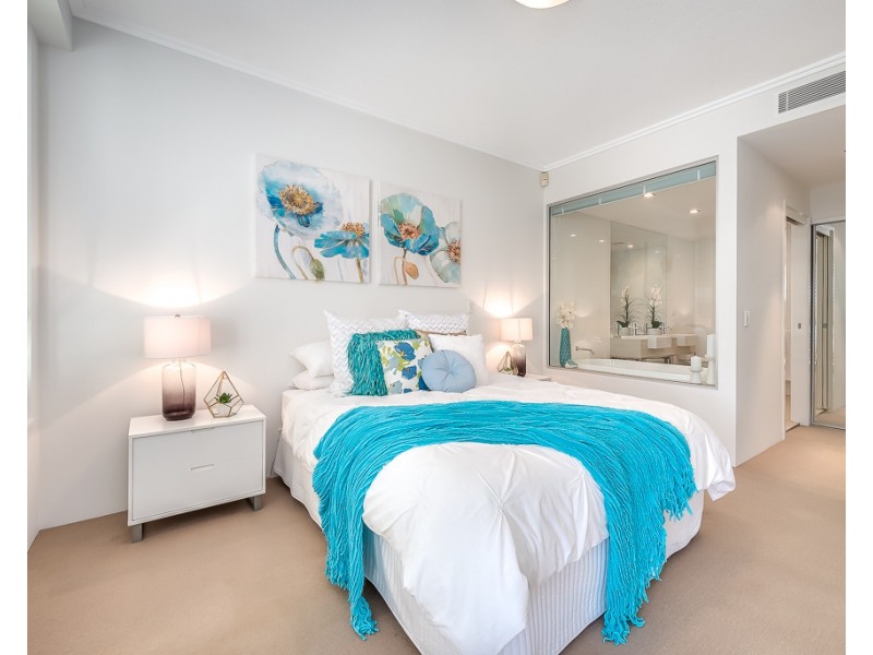 1717/1 Rialto Quay Drive, Hope Island QLD 4212