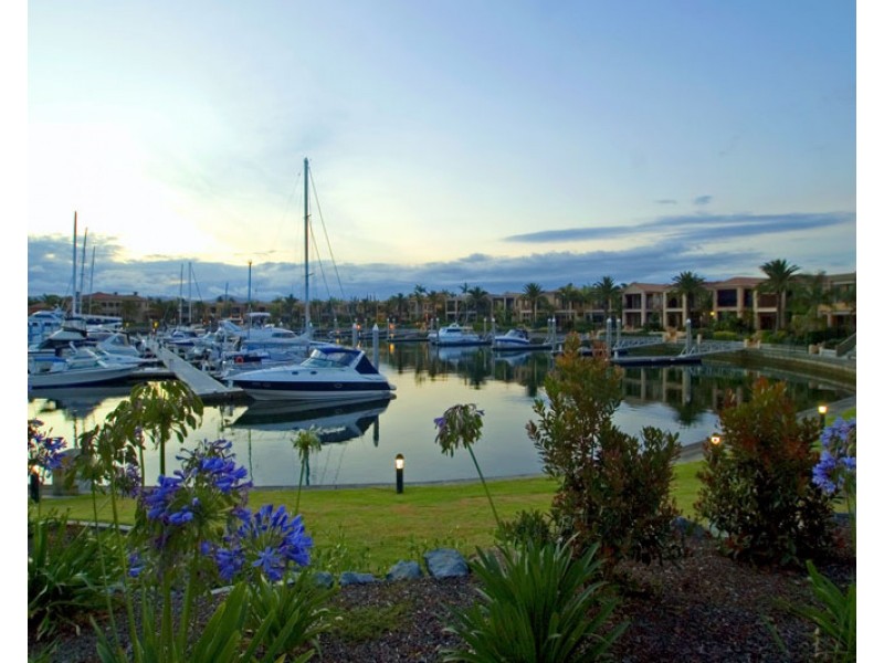 1717/1 Rialto Quay Drive, Hope Island QLD 4212