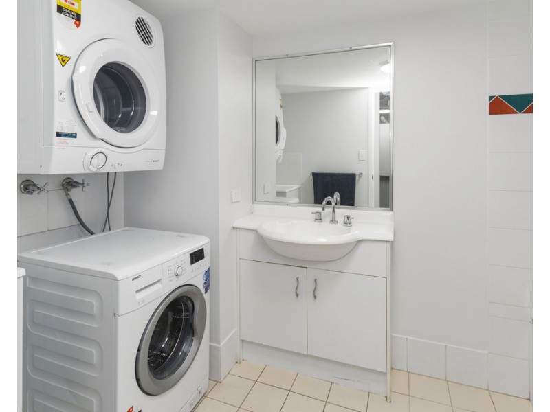 8/170 High Street, Southport QLD 4215