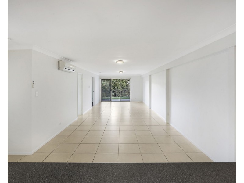 1/1 Lawley Crescent, Pacific Pines QLD 4211