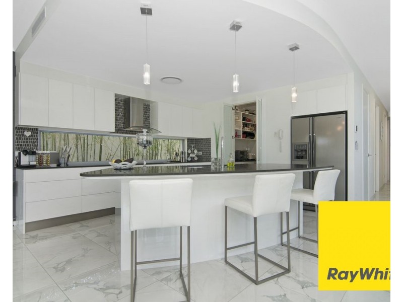 8604 Magnolia Drive East, Hope Island QLD 4212