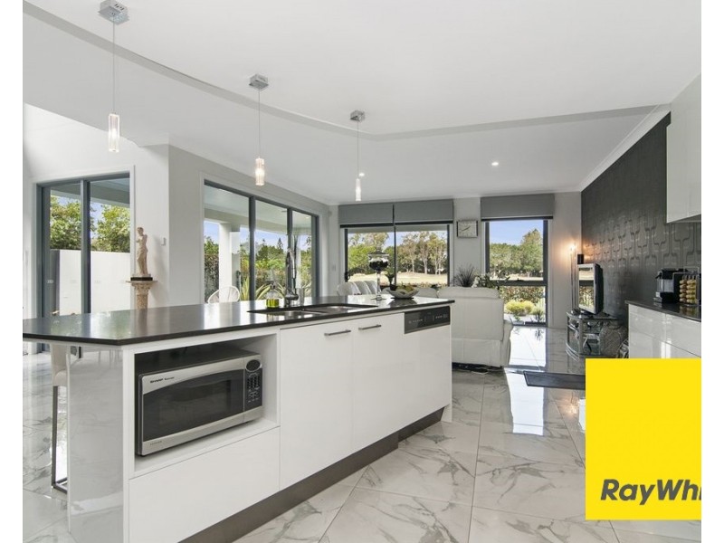 8604 Magnolia Drive East, Hope Island QLD 4212