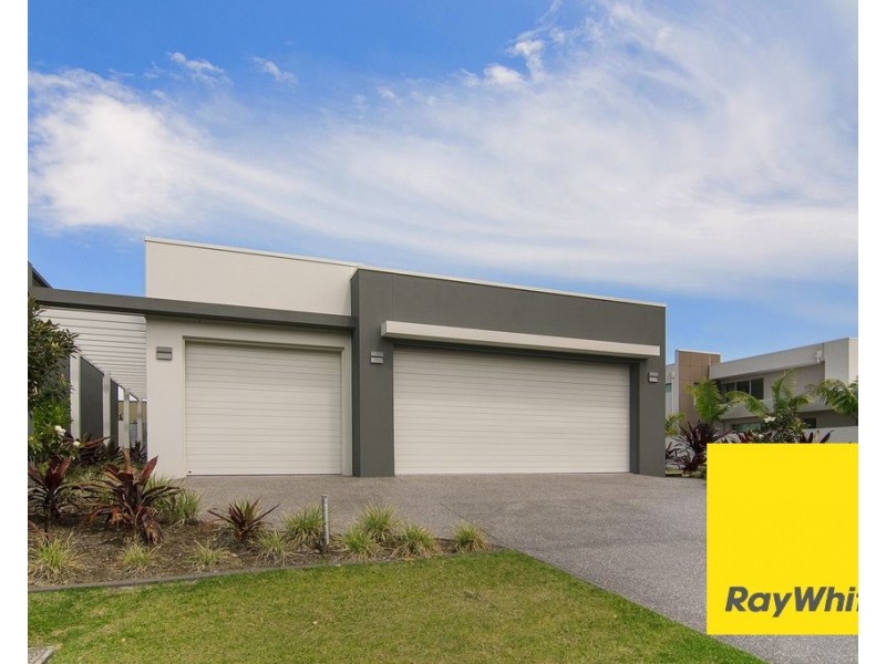 8604 Magnolia Drive East, Hope Island QLD 4212
