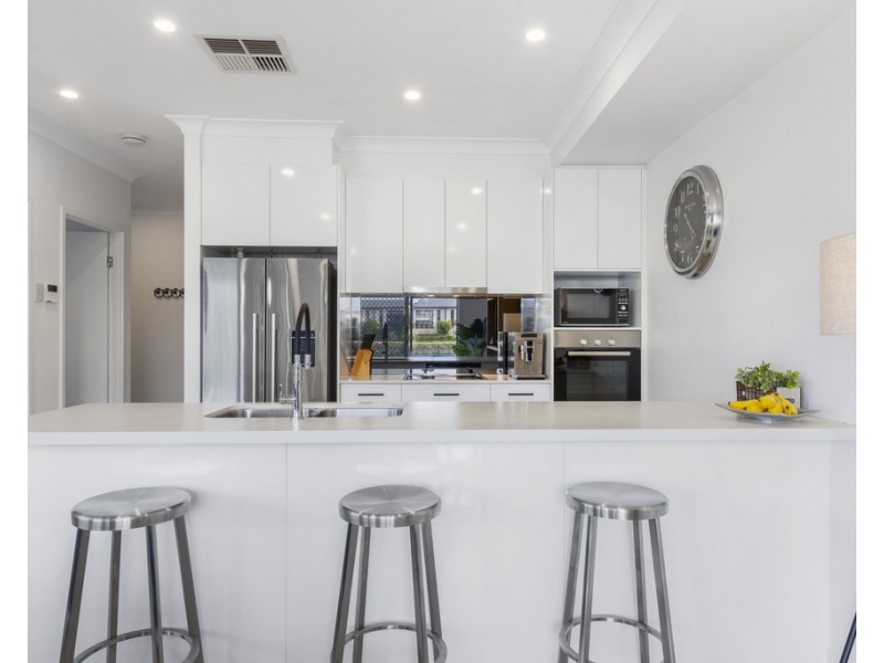 20/156 Marina Quays Boulevard, Hope Island QLD 4212